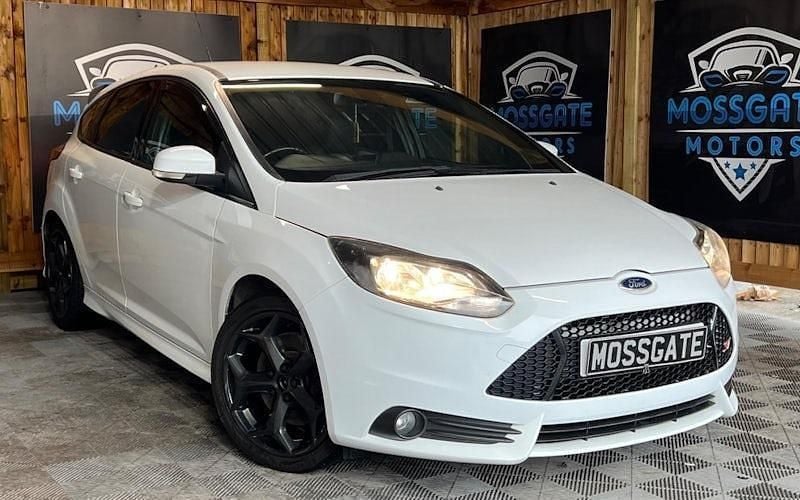 White Used 2013 Ford Focus ST Hatchback | £7,495 (Fair price) - Image 1/4