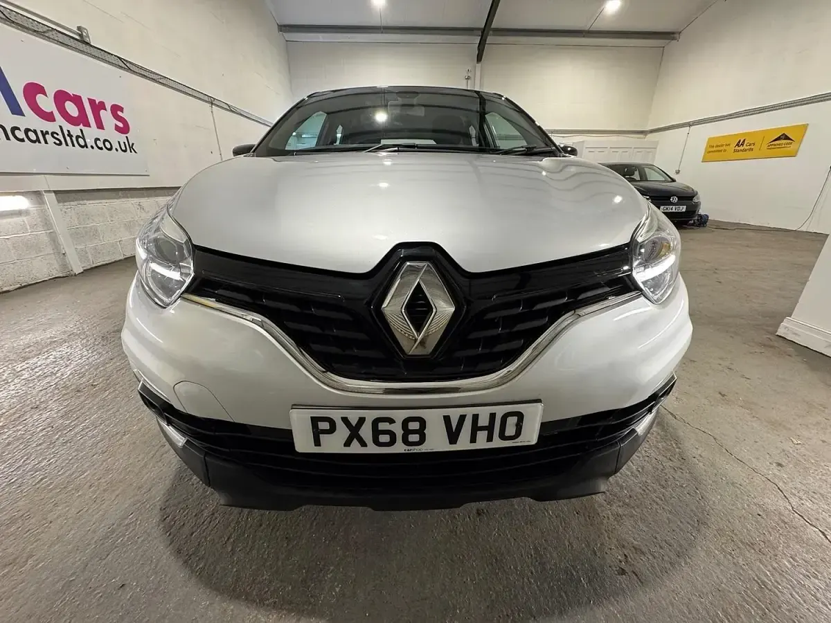Second-hand Renault Captur Play 90 CP (66 kW) 2018 Negru SUV