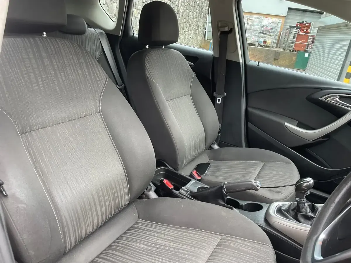 Used Vauxhall Astra 2011 Silver Hatchback