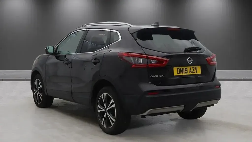 Used Nissan Qashqai N-Connecta 160 HP (117 kW) 2019 Black SUV