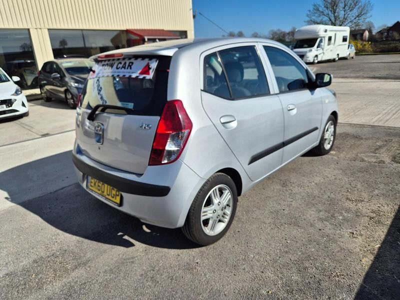 Used Hyundai i10 Style 78 HP (57 kW) 2010 Silver Hatchback