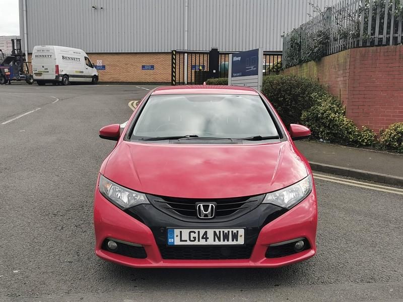 Used Honda Civic SE Plus 120 HP (88 kW) 2014 Red Hatchback