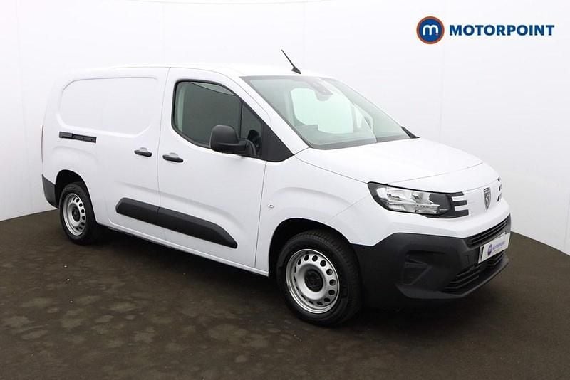 White Used 2025 Peugeot Partner MPV | £14,499 (Fair price) - Image 1/4