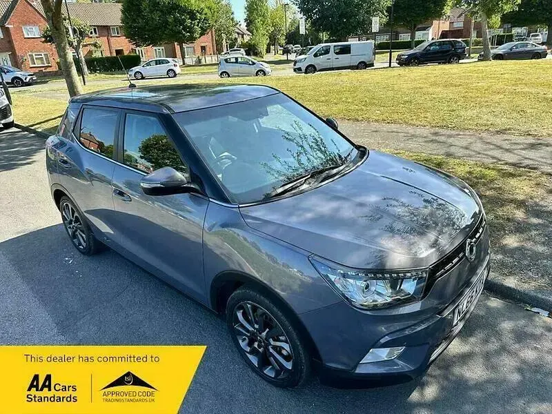 Used SsangYong Tivoli 115 HP (84 kW) 2016 Grey SUV
