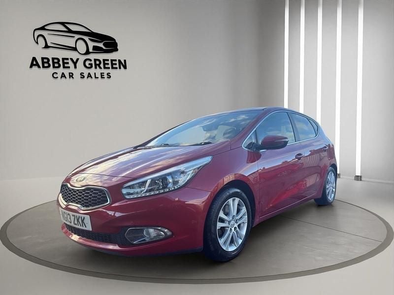Red Used 2013 Kia Ceed Hatchback | £3,850 (Fair price) - Image 1/4