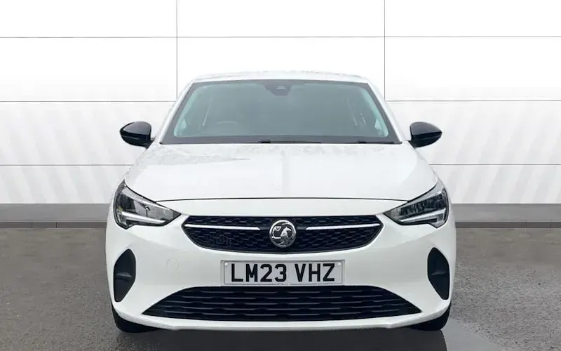 Used Vauxhall Corsa Design Edition 101 HP (74 kW) 2023 White Hatchback