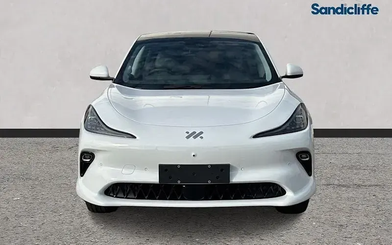 Used MG IM6 553 kW (752 HP) 2025 Solid  arctic white SUV