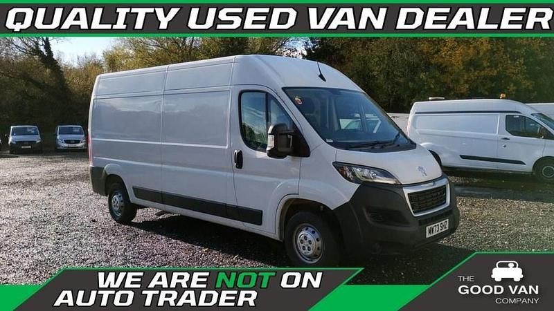 White Used 2023 Peugeot Boxer Premium Van | £18,899 (Good price) - Image 1/4
