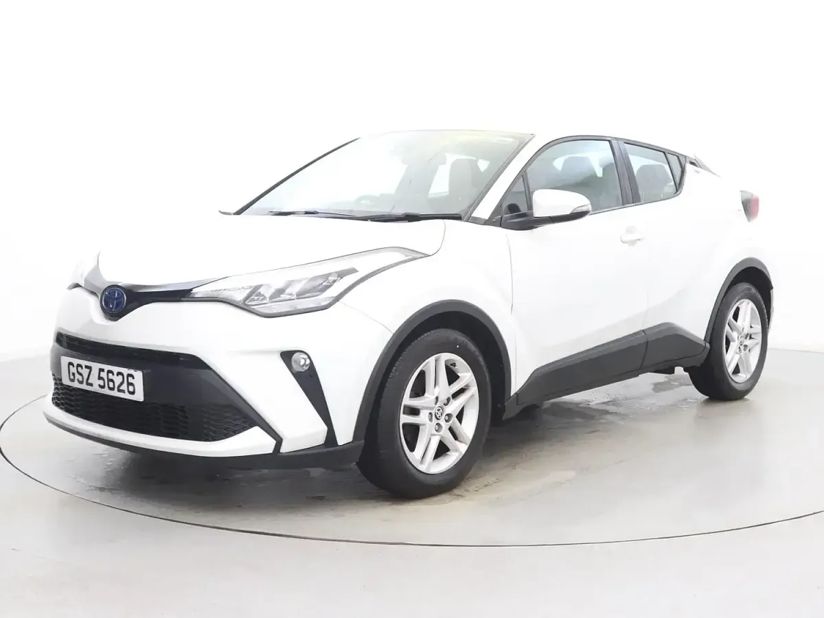 Używany Toyota C-HR 122 KM (89 kW) 2022 Biały SUV