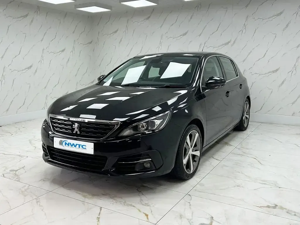 Second-hand Peugeot 308 Allure 110 CP (80 kW) 2020 Negru Hatchback