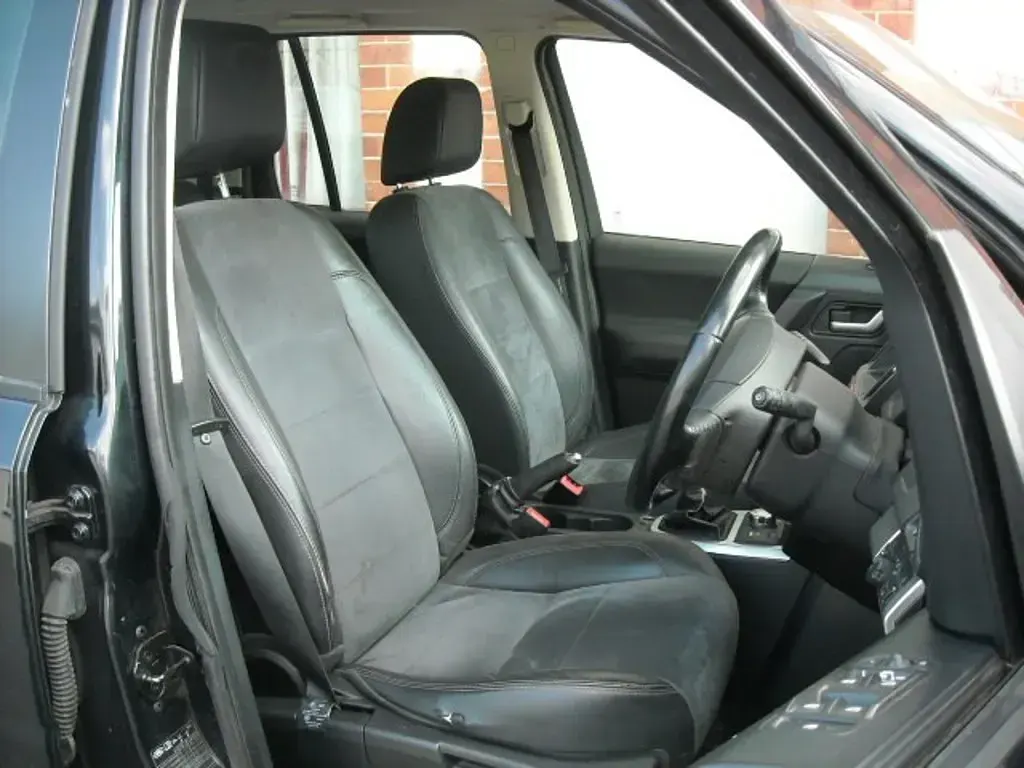 Used Land Rover Freelander 2 S 150 HP (110 kW) 2011 Black SUV