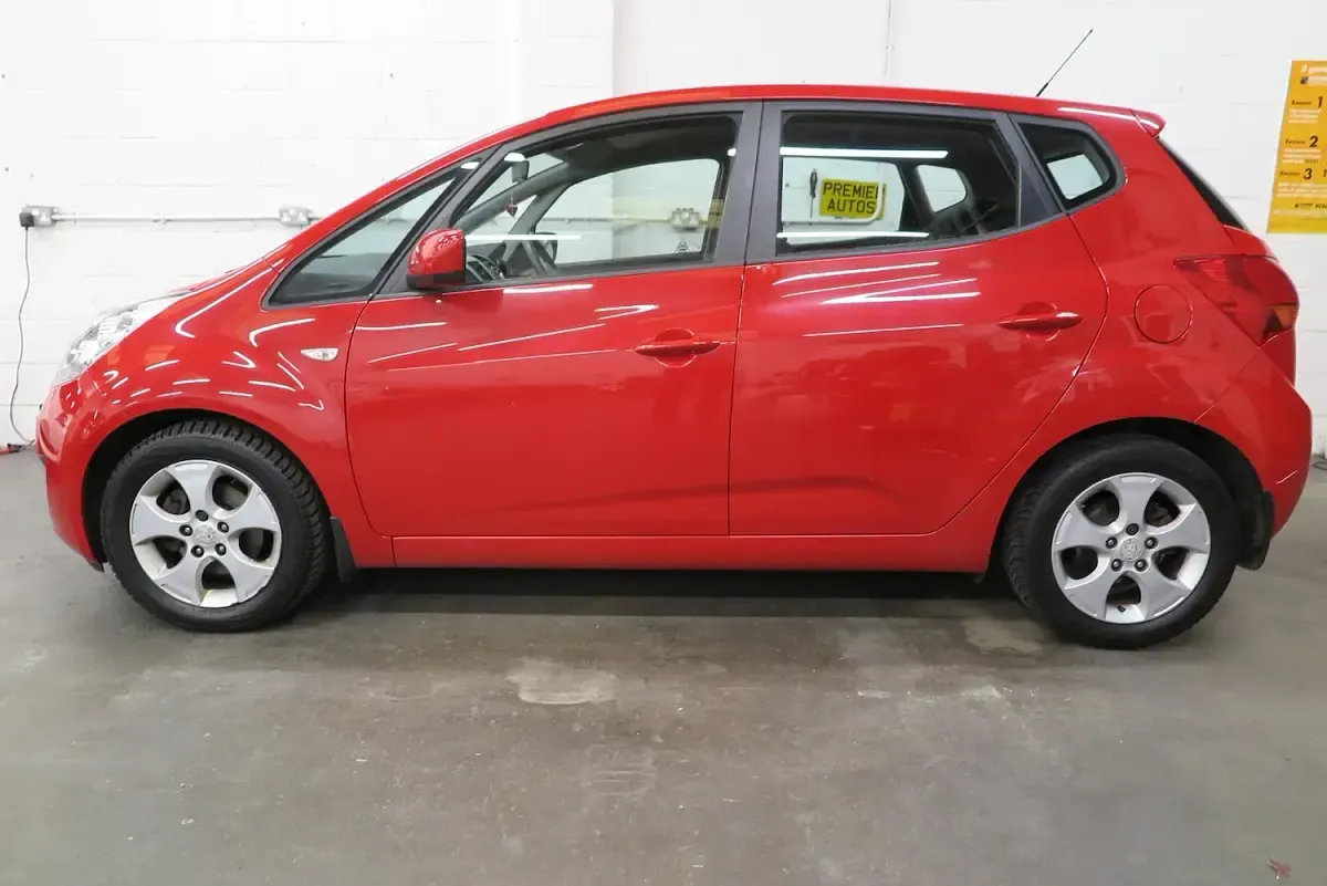 Used Kia Venga 2010 Red Hatchback