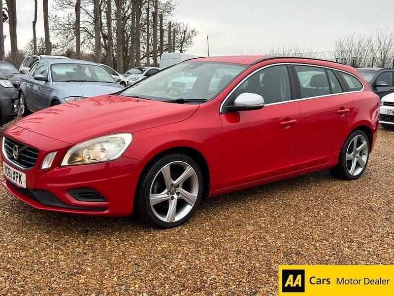 Used Volvo V60 R-Design 115 HP (84 kW) 2011 Red Estate