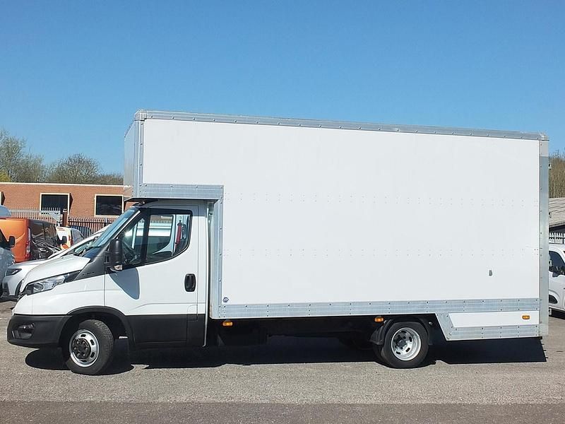 Used Iveco Daily 136 HP (100 kW) 2021 White Van