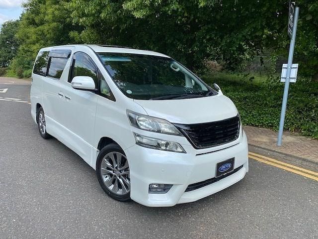 Pearl white Used 2011 Toyota Alphard Platinum MPV | £16,499 (Fair price) - Image 1/3