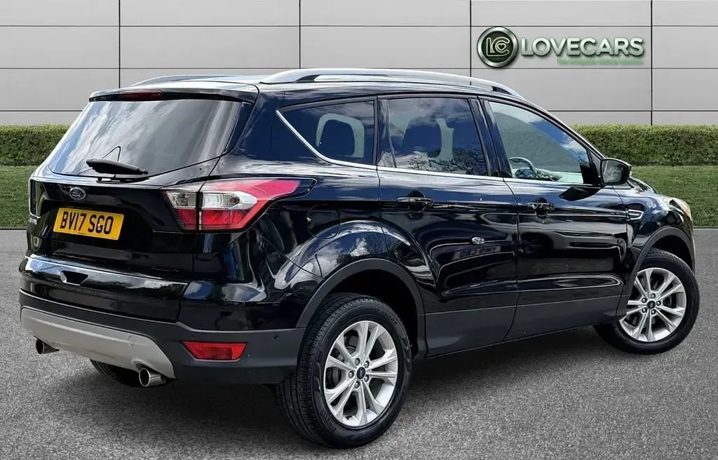 Usado Ford Kuga Titanium 150 CV (110 kW) 2017 Negro SUV