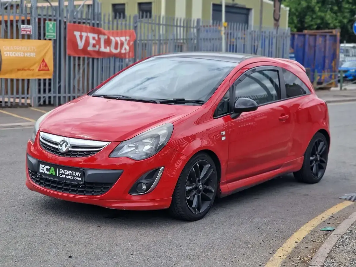 Used Vauxhall Corsa Edition 85 HP (62 kW) 2013 Red Hatchback