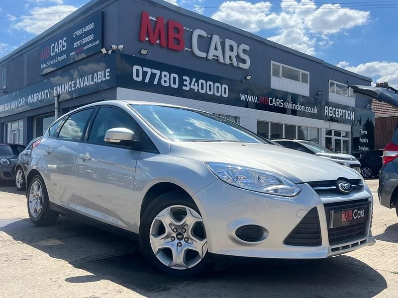 Silver Used 2012 Ford Focus Hatchback | £3,990 (Fair price) - Image 1/4