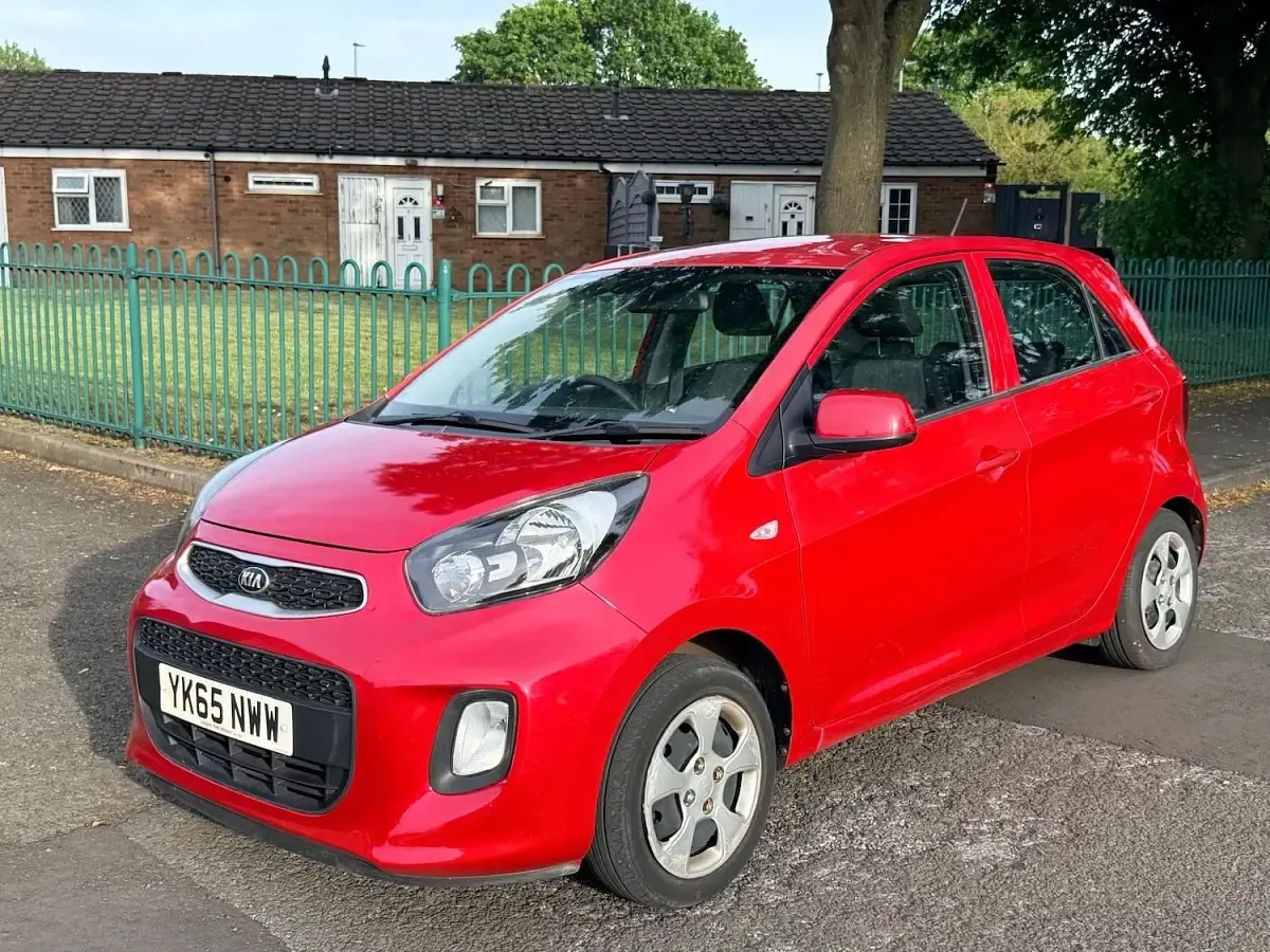 Used Kia Picanto 65 HP (47 kW) 2015 Red Hatchback