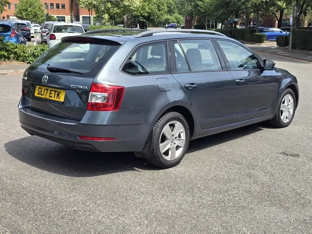 Used Skoda Octavia SE 150 HP (110 kW) 2017 Grey Estate