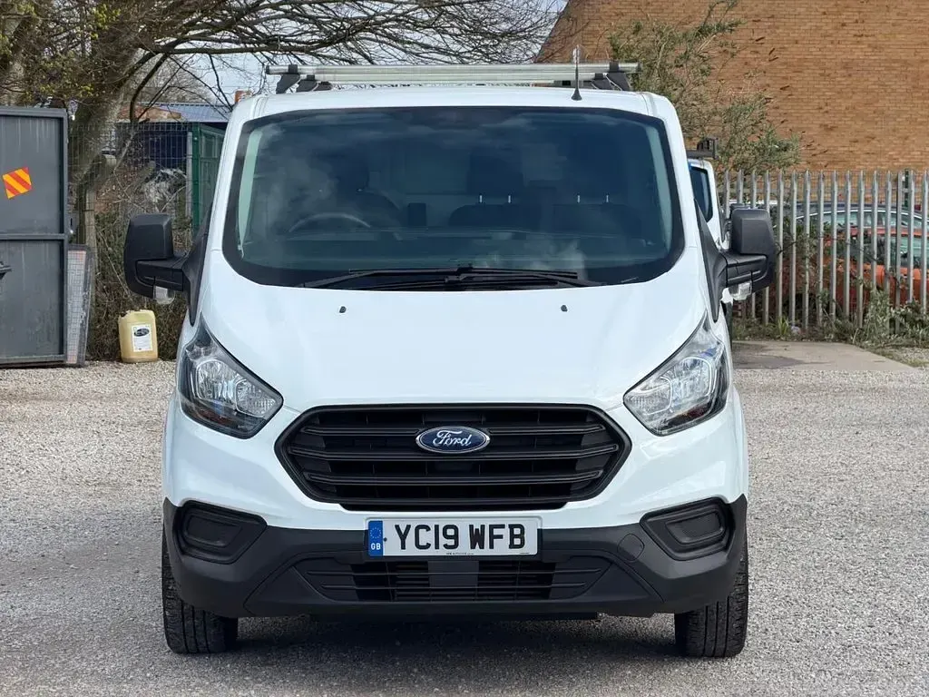 Used Ford Transit Custom 105 HP (77 kW) 2019 White Van