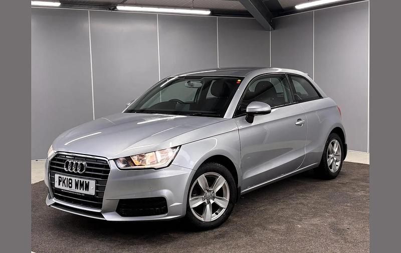Begagnad Audi A1 Design 94 HK (69 kW) 2018 Silver Halvkombi