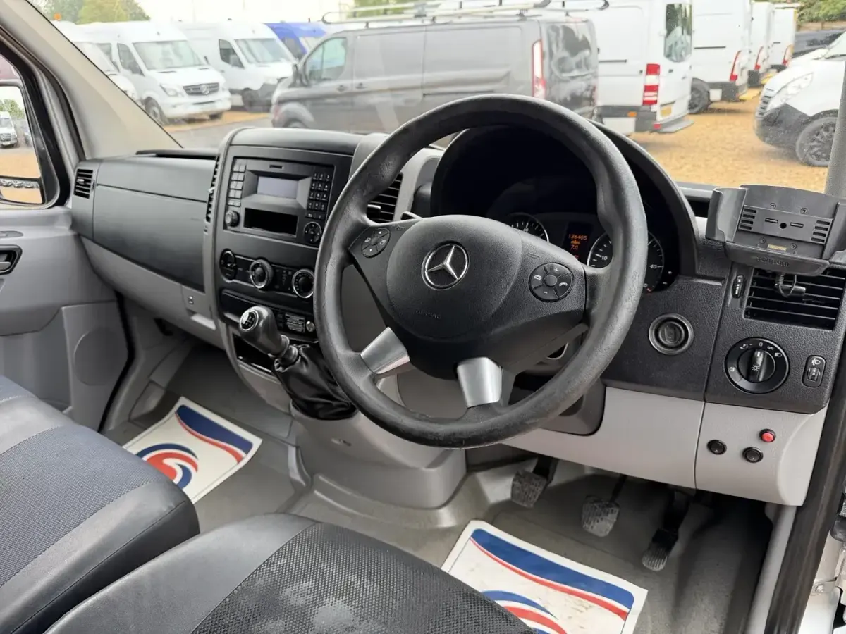 Begagnad Mercedes Sprinter 2015 Silver Van