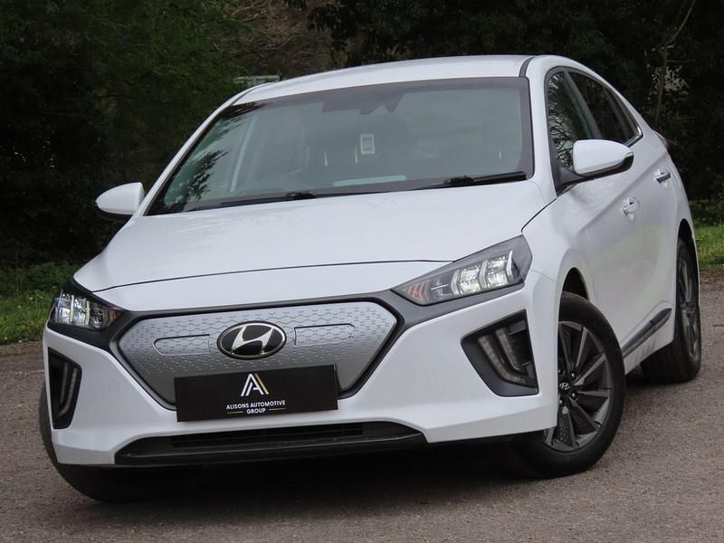 Used Hyundai Ioniq Premium 100 kW (136 HP) 2023 White Hatchback