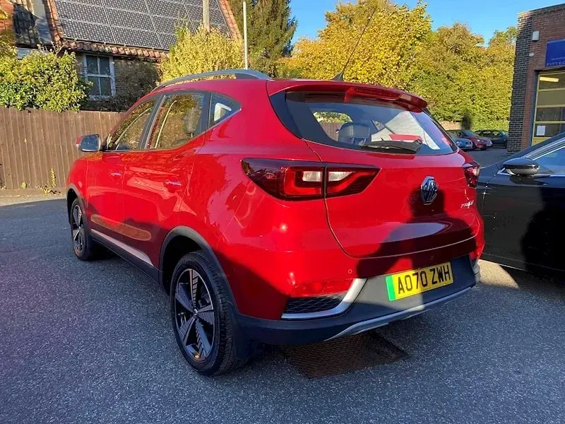 Used MG ZS Exclusive 114 kW (156 HP) 2020 Red Sedan