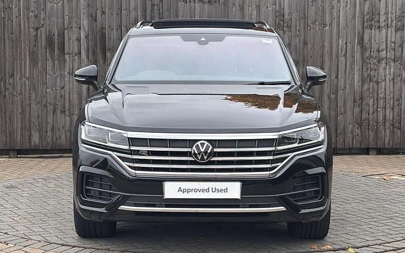 Used 2023 VW Touareg R-line SUV | £45,499 (A bit pricey) - Image 1/4