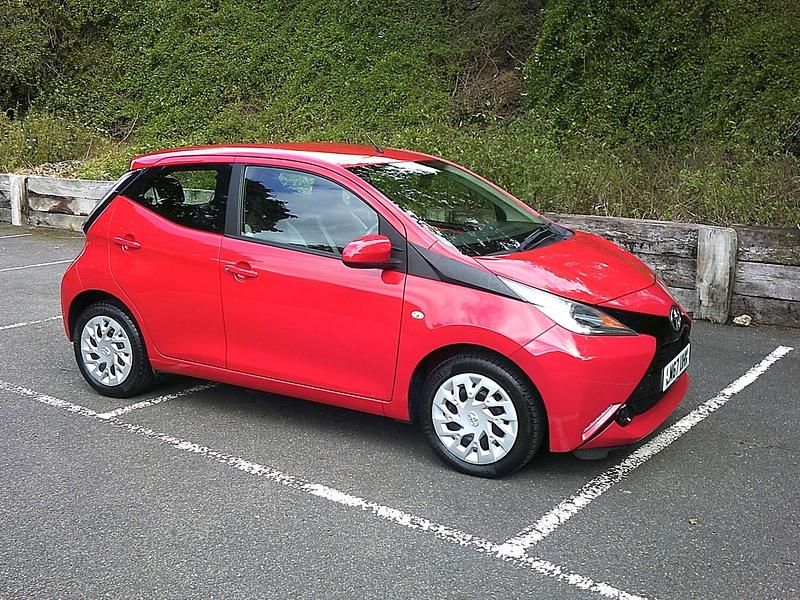 Red Used 2018 Toyota Aygo X-play Hatchback | £9,495 (Good price) - Image 1/4