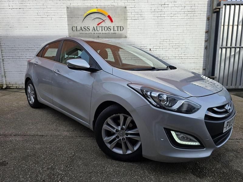 Used Hyundai i30 Style 110 HP (80 kW) 2013 Silver Hatchback