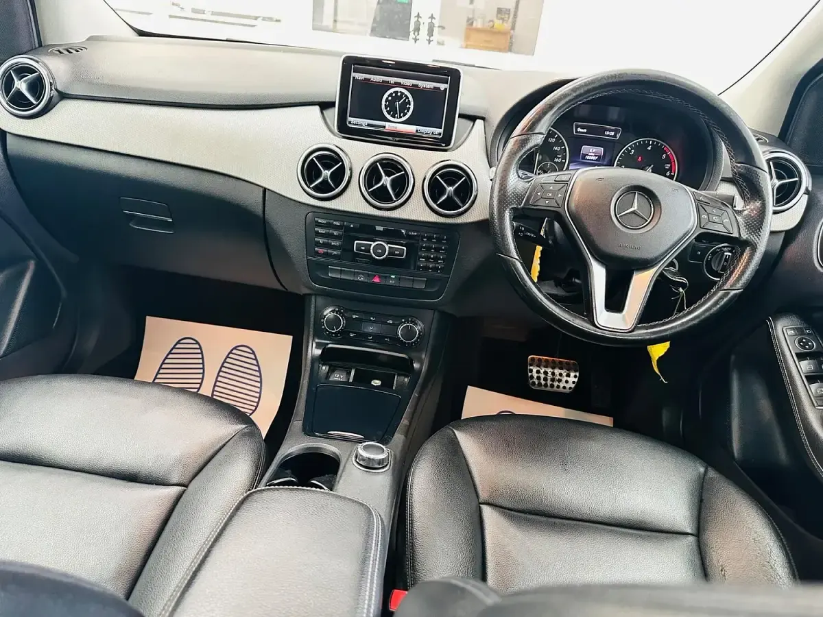 Used Mercedes B200 2014 Black Hatchback