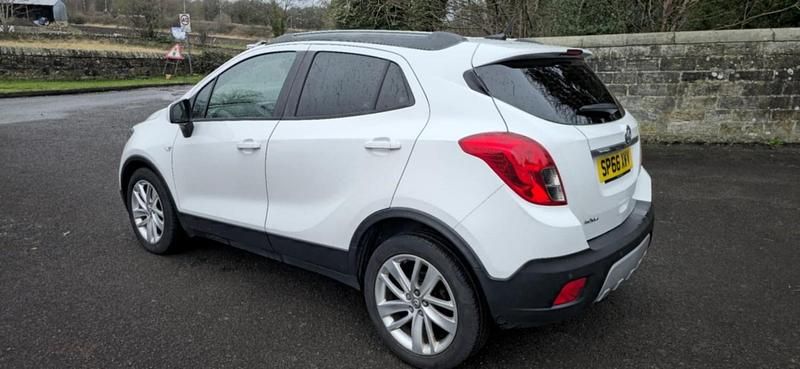 Second-hand Vauxhall Mokka 115 CP (84 kW) 2016 Alb SUV