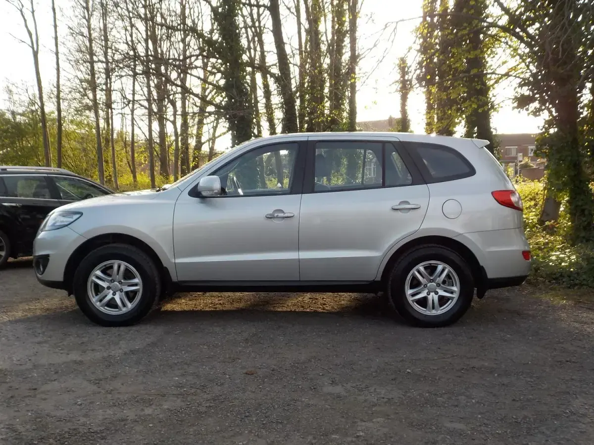 Used Hyundai Santa Fe Style 197 HP (144 kW) 2010 Silver SUV