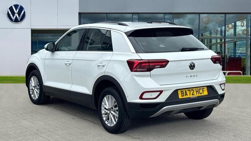 Used VW T-Roc Life 150 HP (110 kW) 2023 Pure white SUV