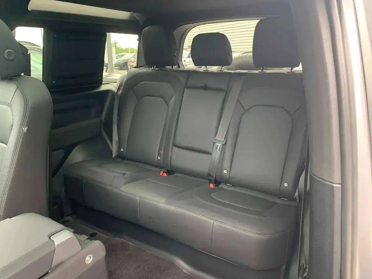 Used Land Rover Defender SE Dynamic 2022 Grey SUV