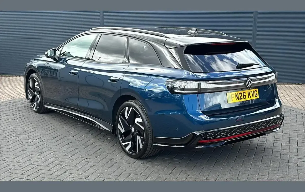 New VW ID.7 GTX 250 kW (340 HP) 2026 Blue Estate
