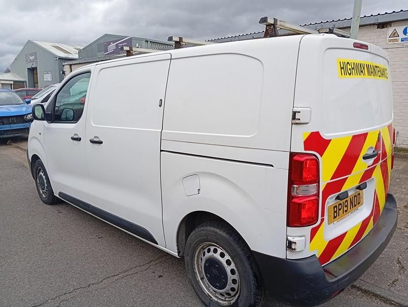 Used Citroën Dispatch 2019 White MPV