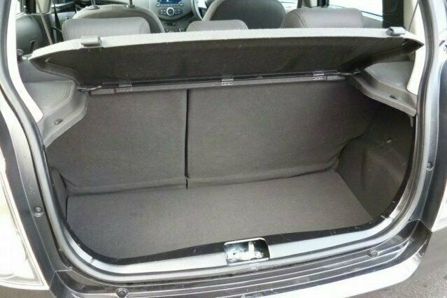 Used Chevrolet Spark 2011 Hatchback