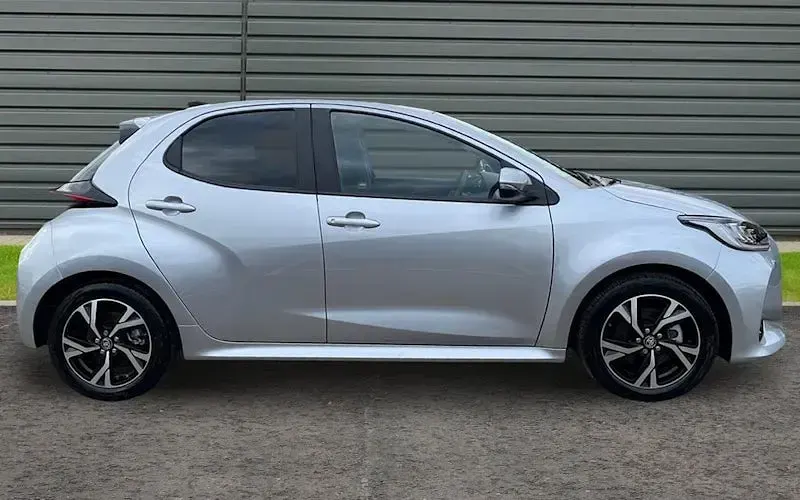Used Toyota Yaris Design 116 HP (85 kW) 2025 Silver Hatchback