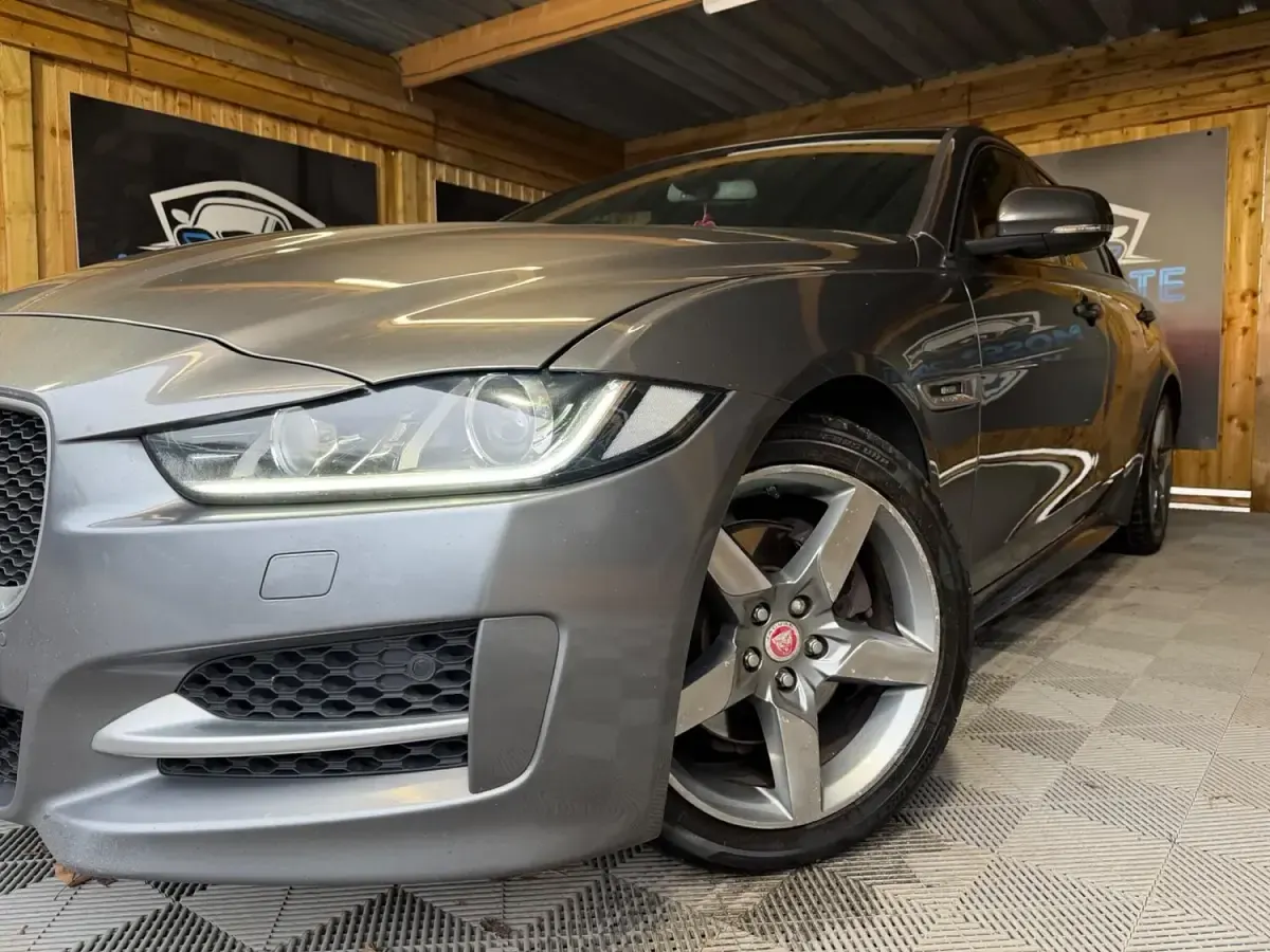 Used Jaguar XE R-Sport 180 HP (132 kW) 2016 Grey Sedan