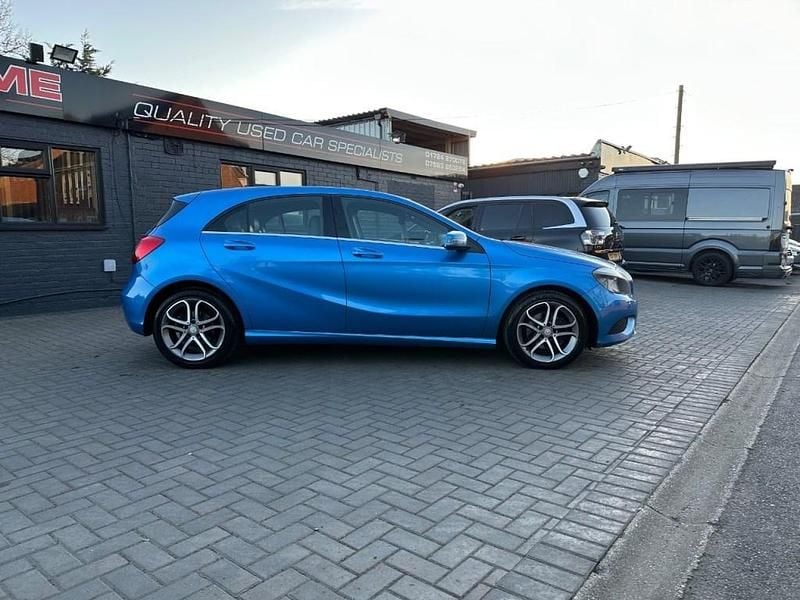 Used Mercedes A200 136 HP (100 kW) 2014 Blue Hatchback
