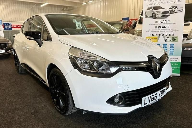 Used Renault Clio IV Dynamique 90 HP (66 kW) 2016 White Hatchback