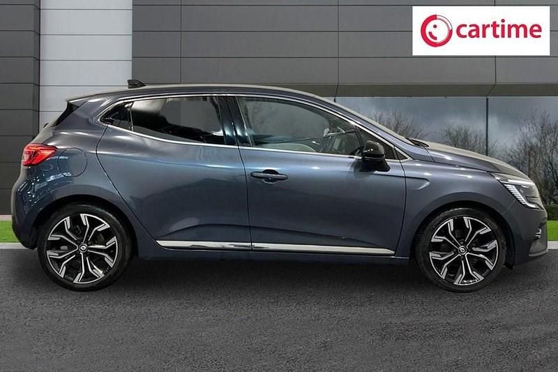 Used Renault Clio V Techno 90 HP (66 kW) 2022 Grey Hatchback