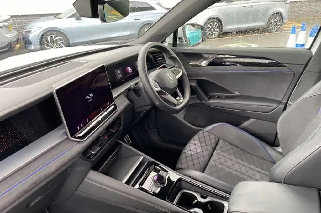 Usado VW Tayron R-line 150 HP (110 kW) 2025 Branco SUV