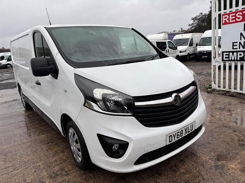 White Used 2018 Vauxhall Vivaro Sportive MPV | £5,535 (Super price) - Image 1/4