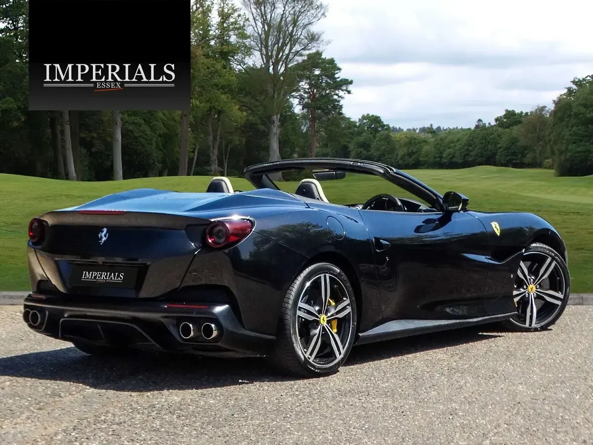 Begagnad Ferrari Portofino 600 HK (441 kW) 2018 Svart Cab