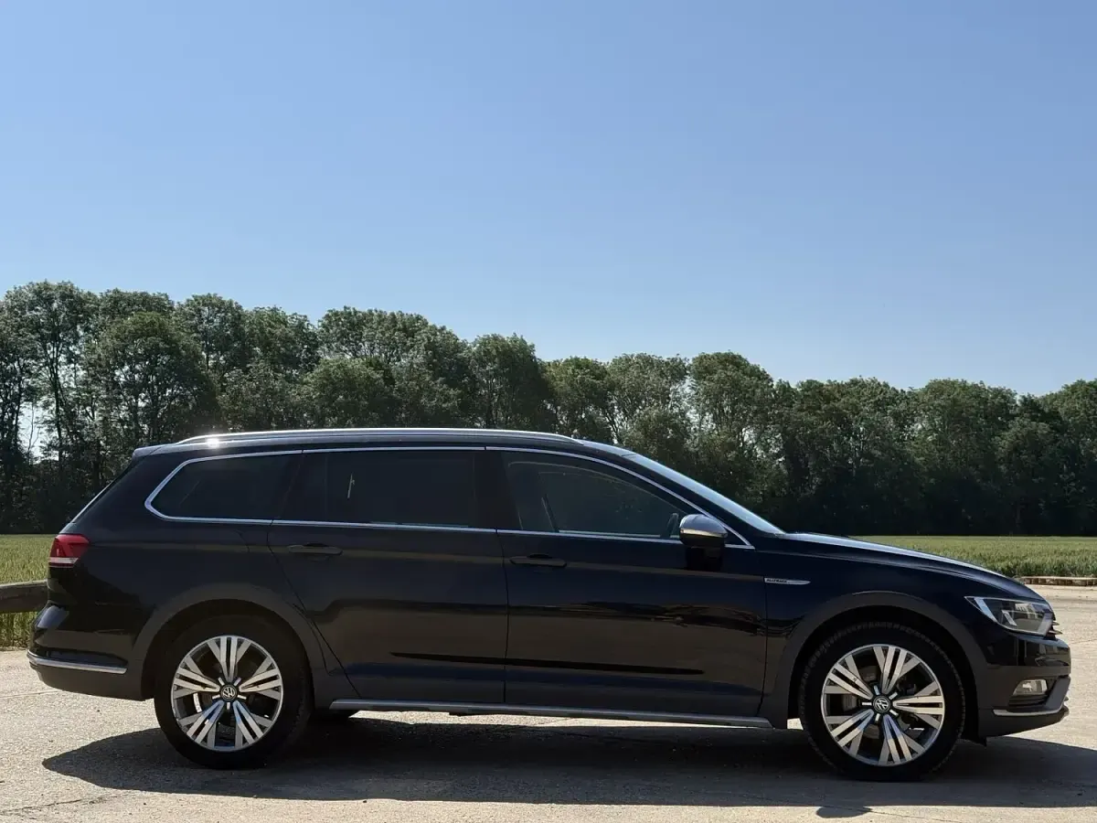 Used VW Passat Alltrack 190 HP (139 kW) 2016 Black Estate