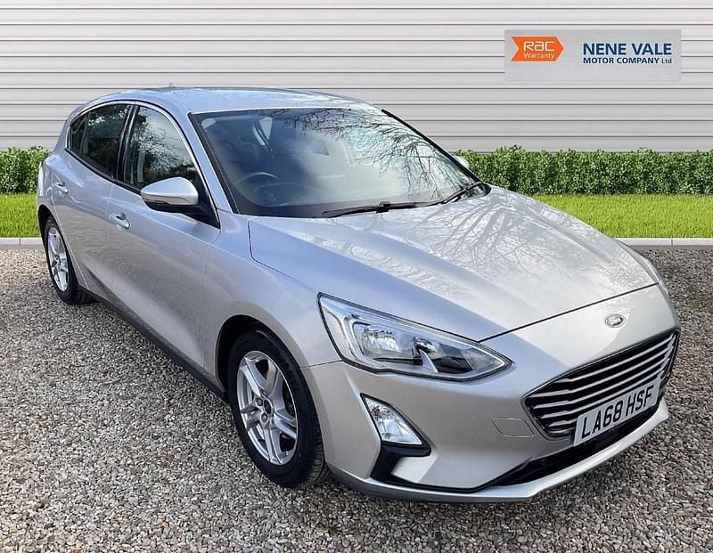 Used Ford Focus Zetec 100 HP (73 kW) 2019 Silver Hatchback